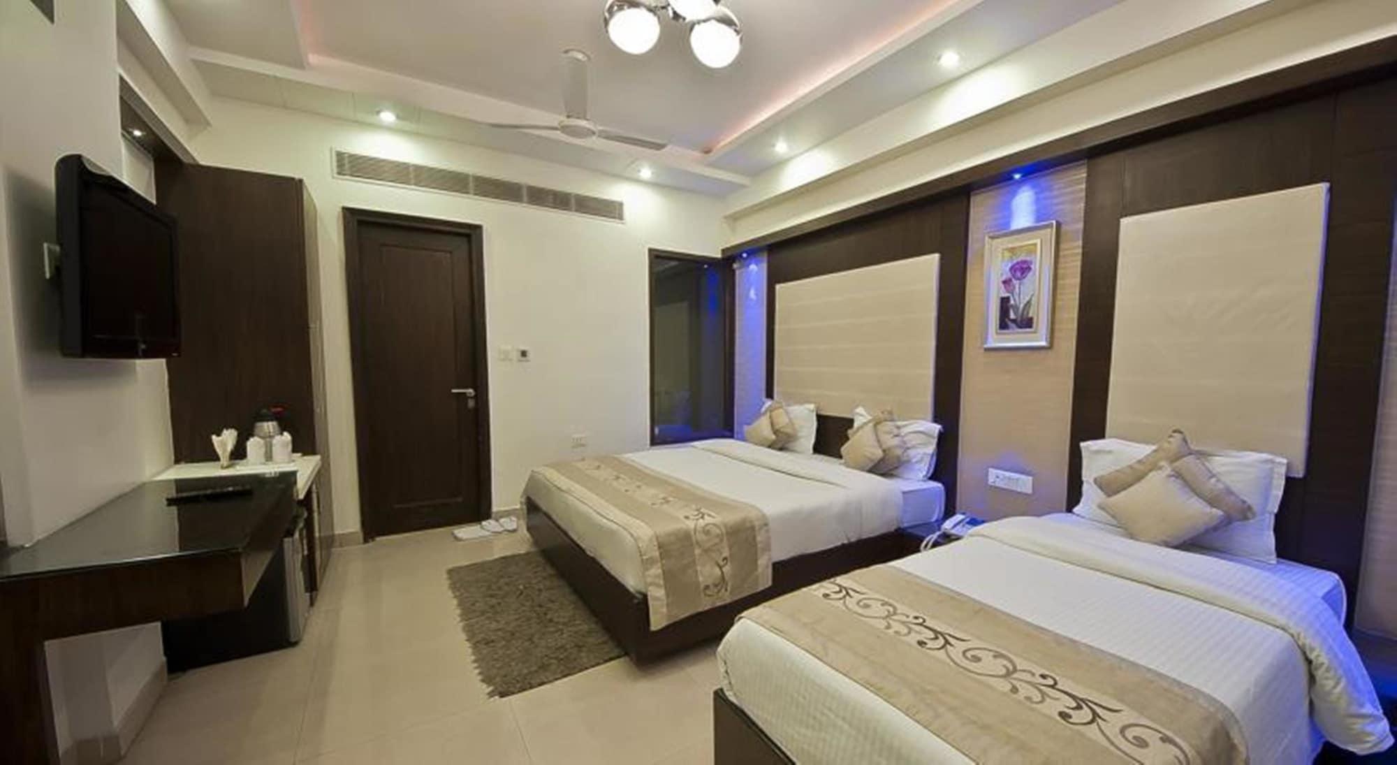 The Pearl Hotel New Delhi Extérieur photo