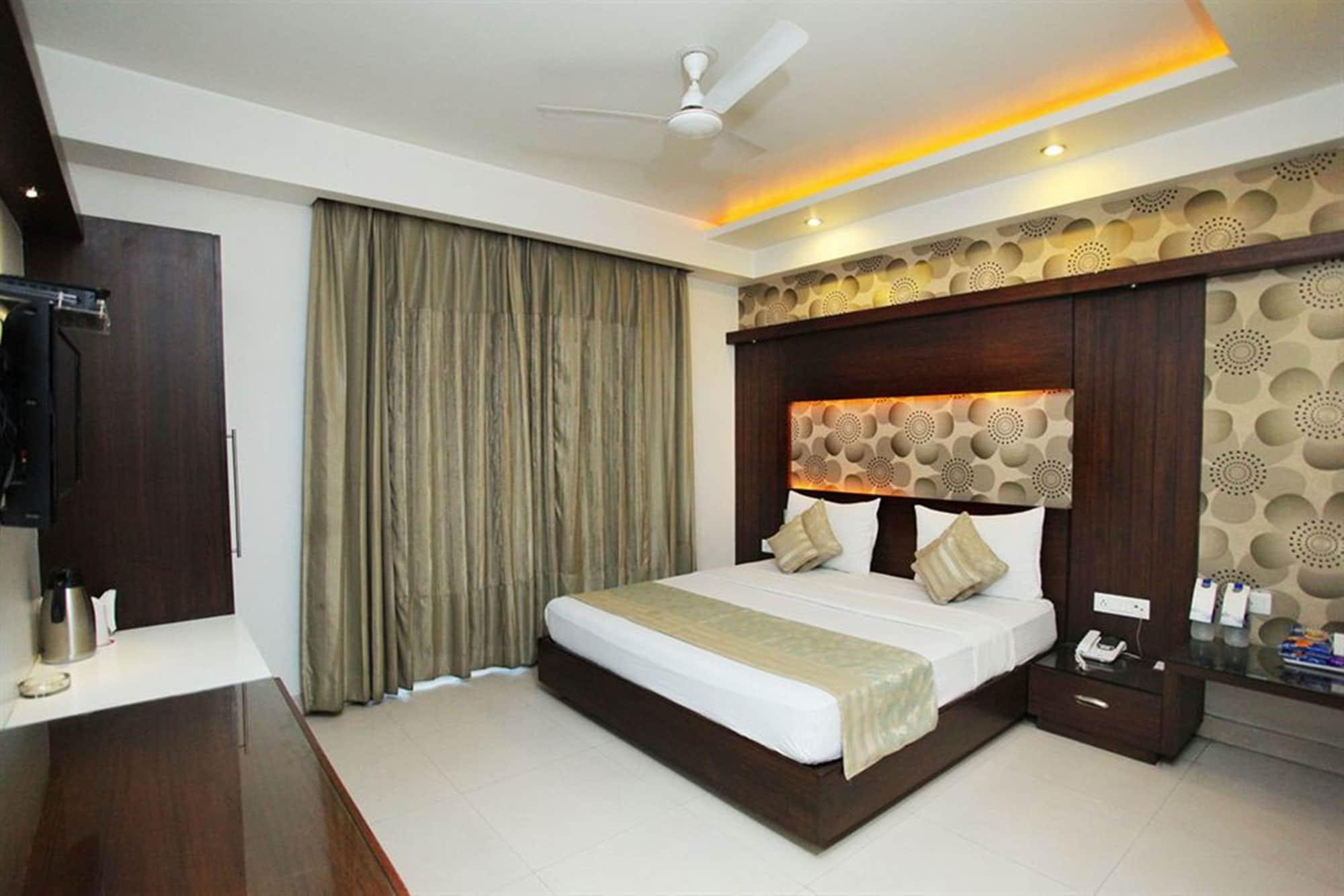 The Pearl Hotel New Delhi Extérieur photo