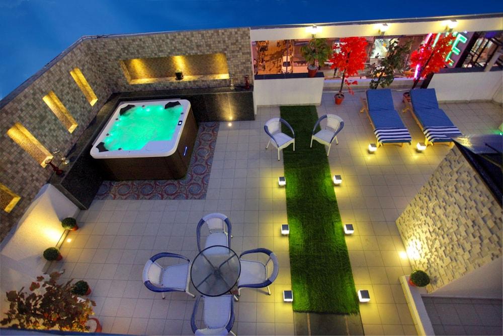 The Pearl Hotel New Delhi Extérieur photo