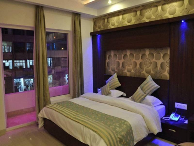 The Pearl Hotel New Delhi Extérieur photo