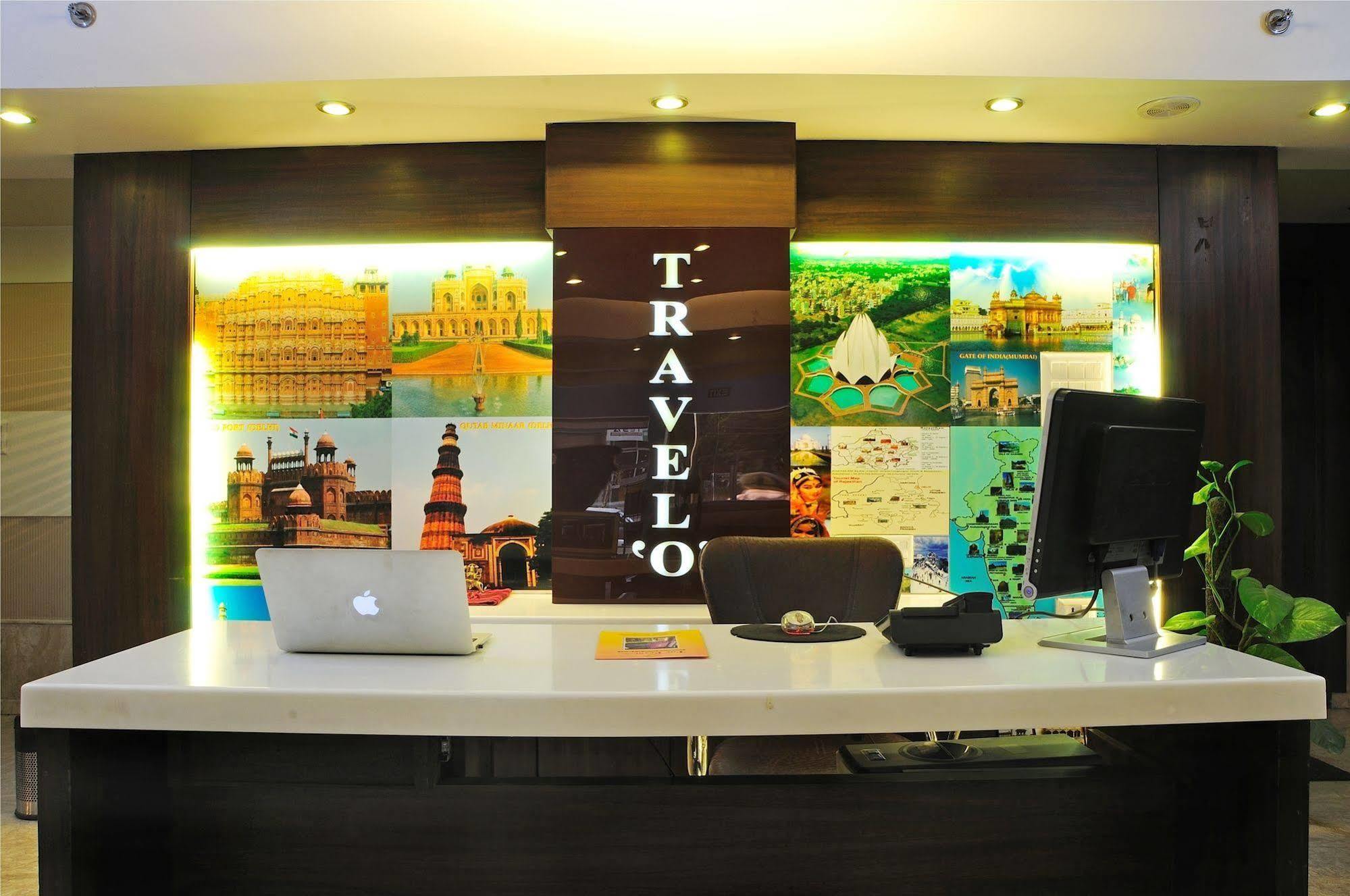 The Pearl Hotel New Delhi Extérieur photo