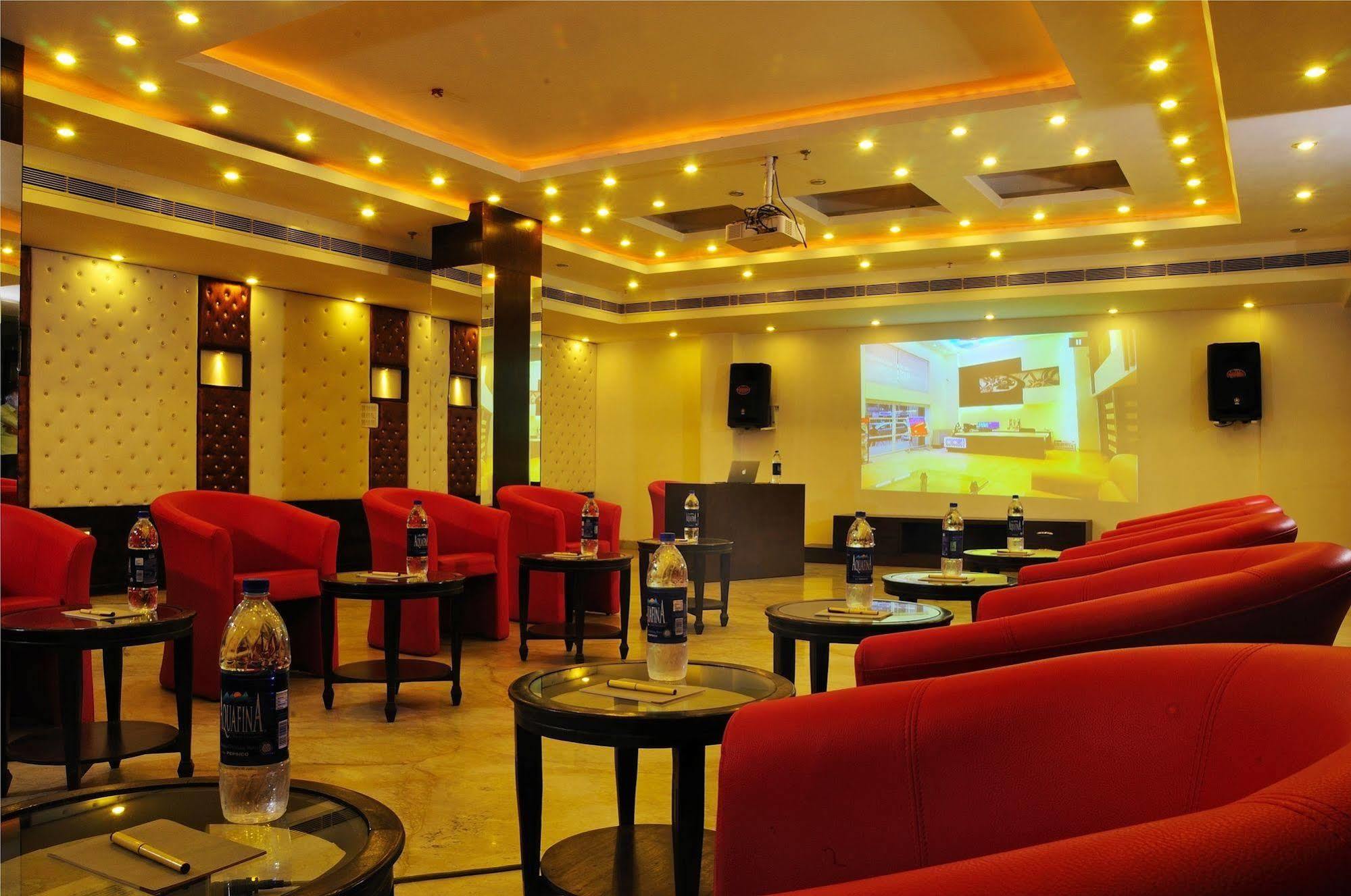 The Pearl Hotel New Delhi Extérieur photo