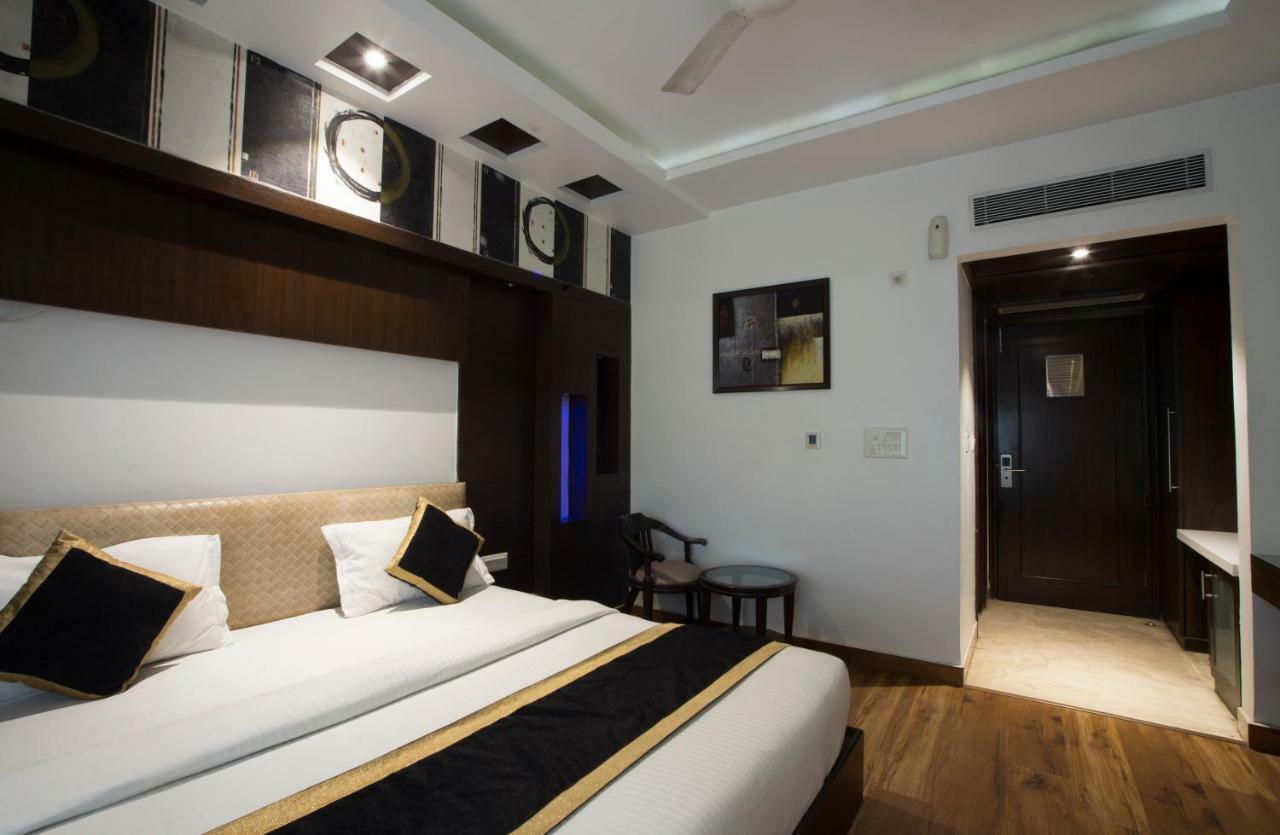 The Pearl Hotel New Delhi Extérieur photo