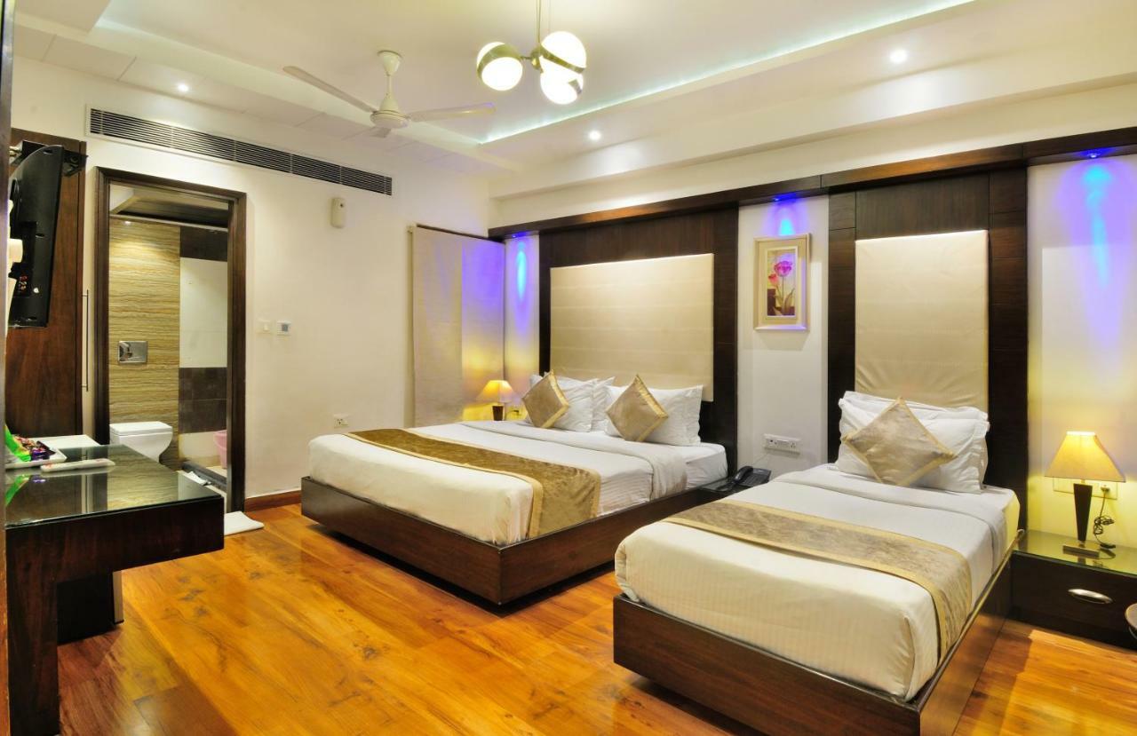 The Pearl Hotel New Delhi Extérieur photo