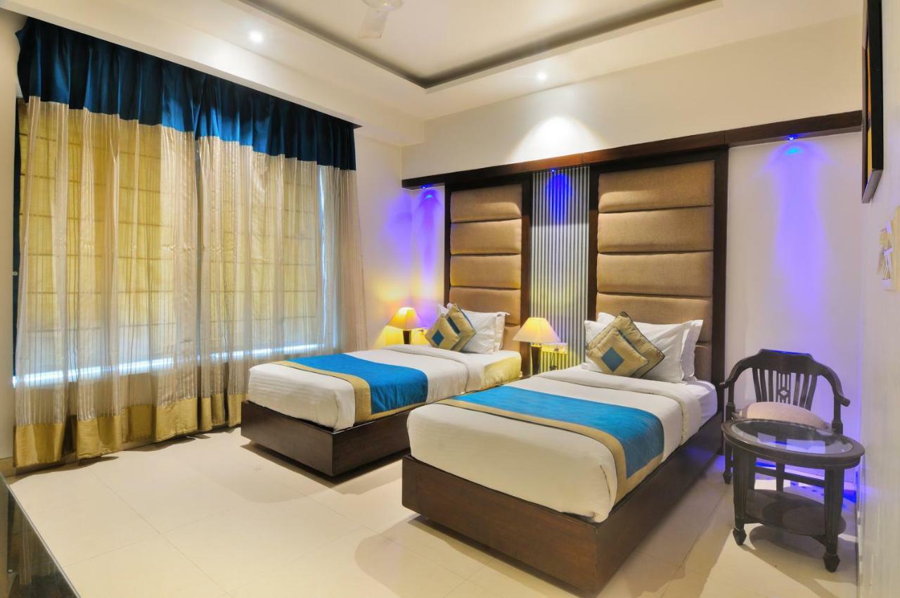 The Pearl Hotel New Delhi Extérieur photo