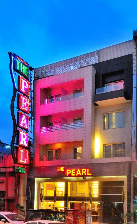 The Pearl Hotel New Delhi Extérieur photo